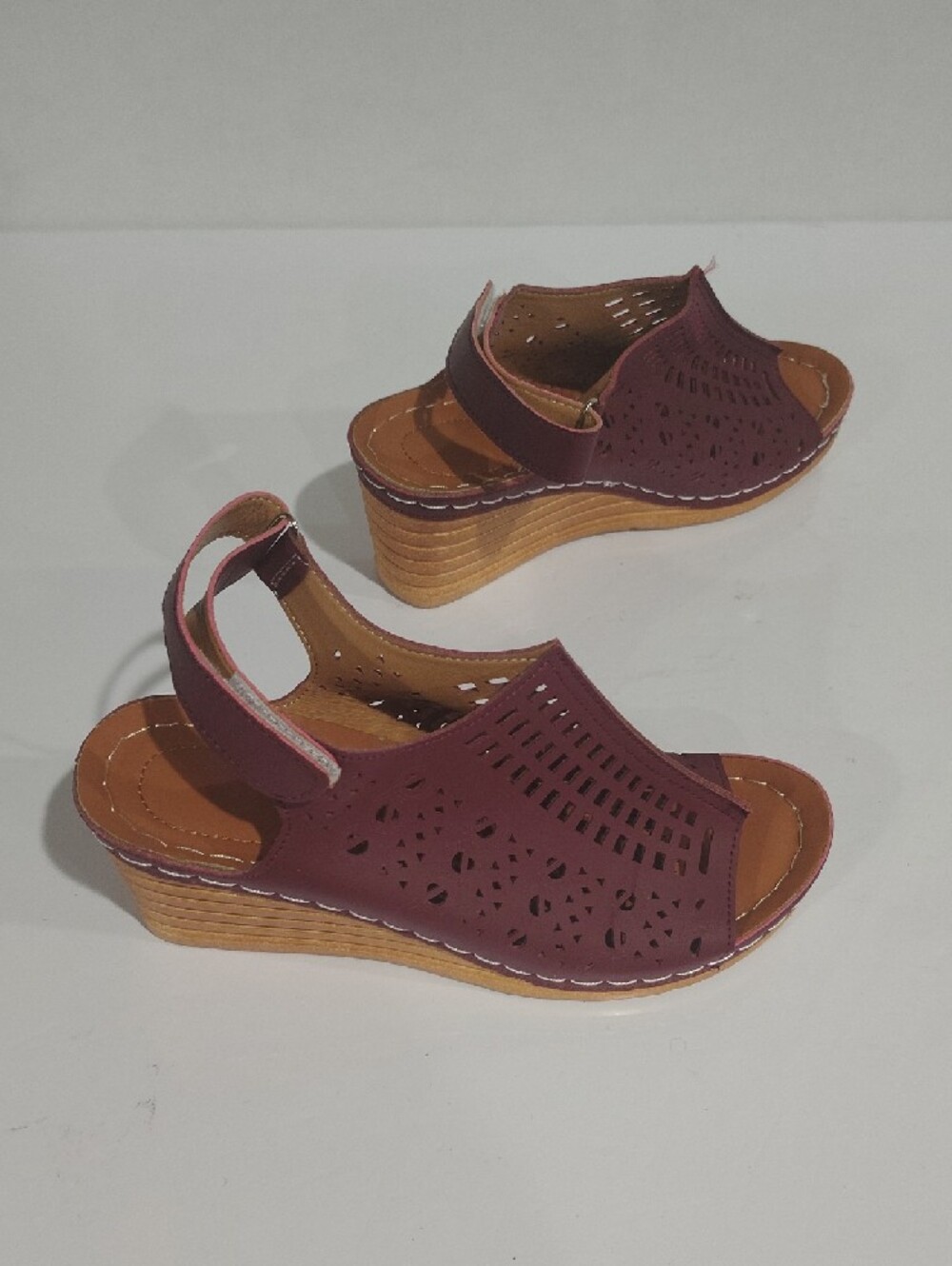Women’s Open-Toe Perforated Slingback Sandals - Burgundy